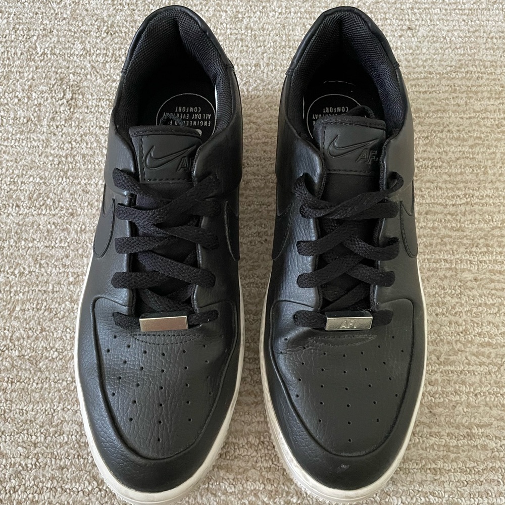 Black platform Nike Airforce 1 (AF1)